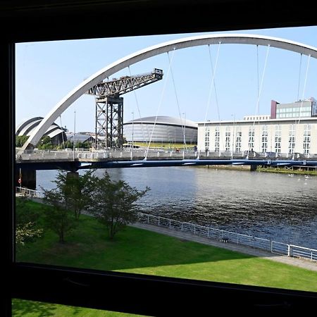 Sec/ Hydro Two Bed Flat With Free Parking And Great View Apartment Glasgow Bagian luar foto