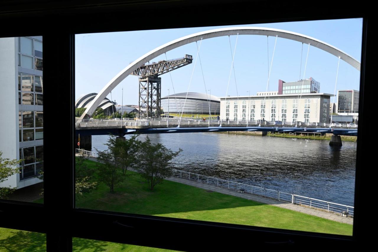 Sec/ Hydro Two Bed Flat With Free Parking And Great View Apartment Glasgow Bagian luar foto