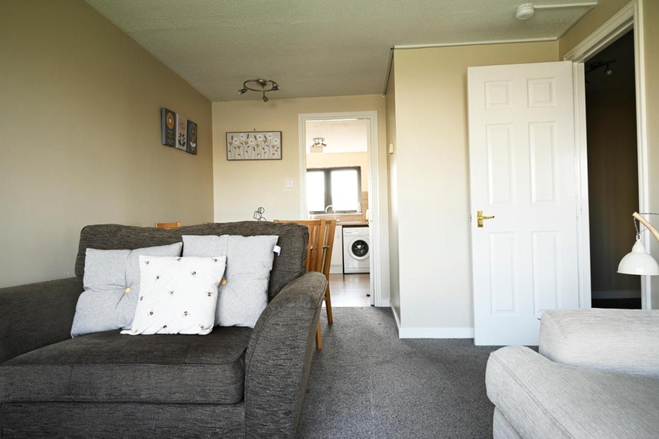 Sec/ Hydro Two Bed Flat With Free Parking And Great View Apartment Glasgow Bagian luar foto