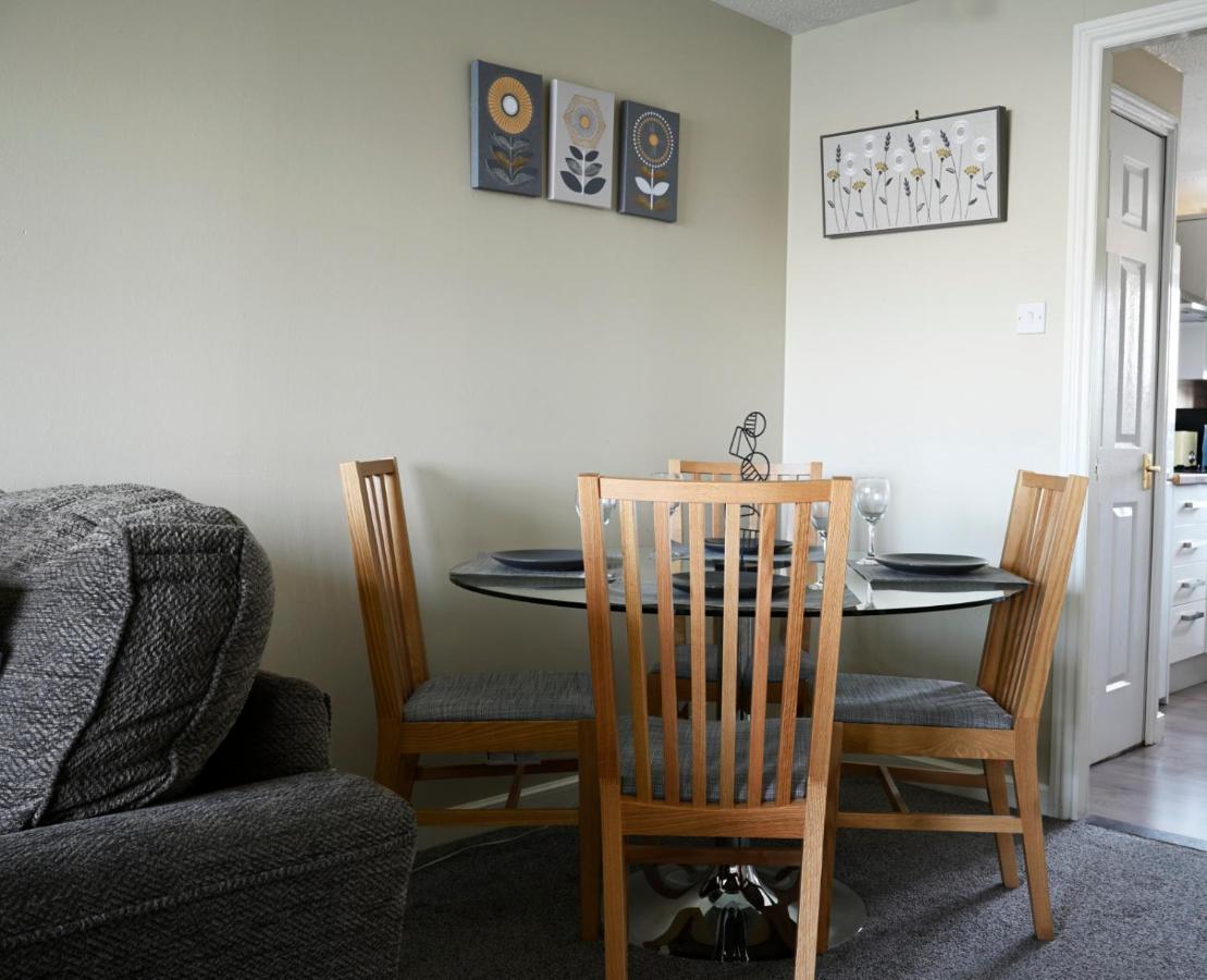Sec/ Hydro Two Bed Flat With Free Parking And Great View Apartment Glasgow Bagian luar foto