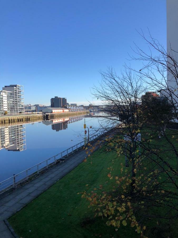 Sec/ Hydro Two Bed Flat With Free Parking And Great View Apartment Glasgow Bagian luar foto