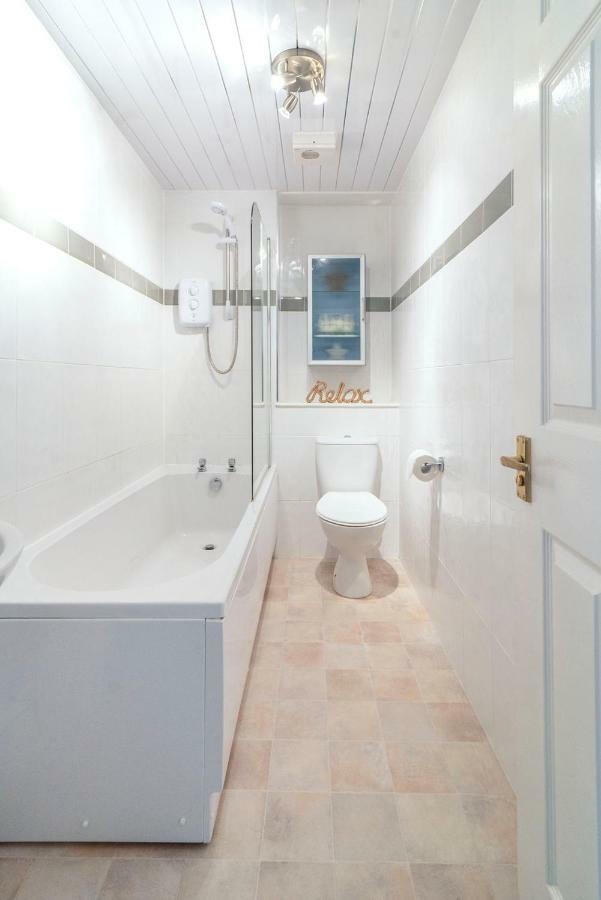 Sec/ Hydro Two Bed Flat With Free Parking And Great View Apartment Glasgow Bagian luar foto