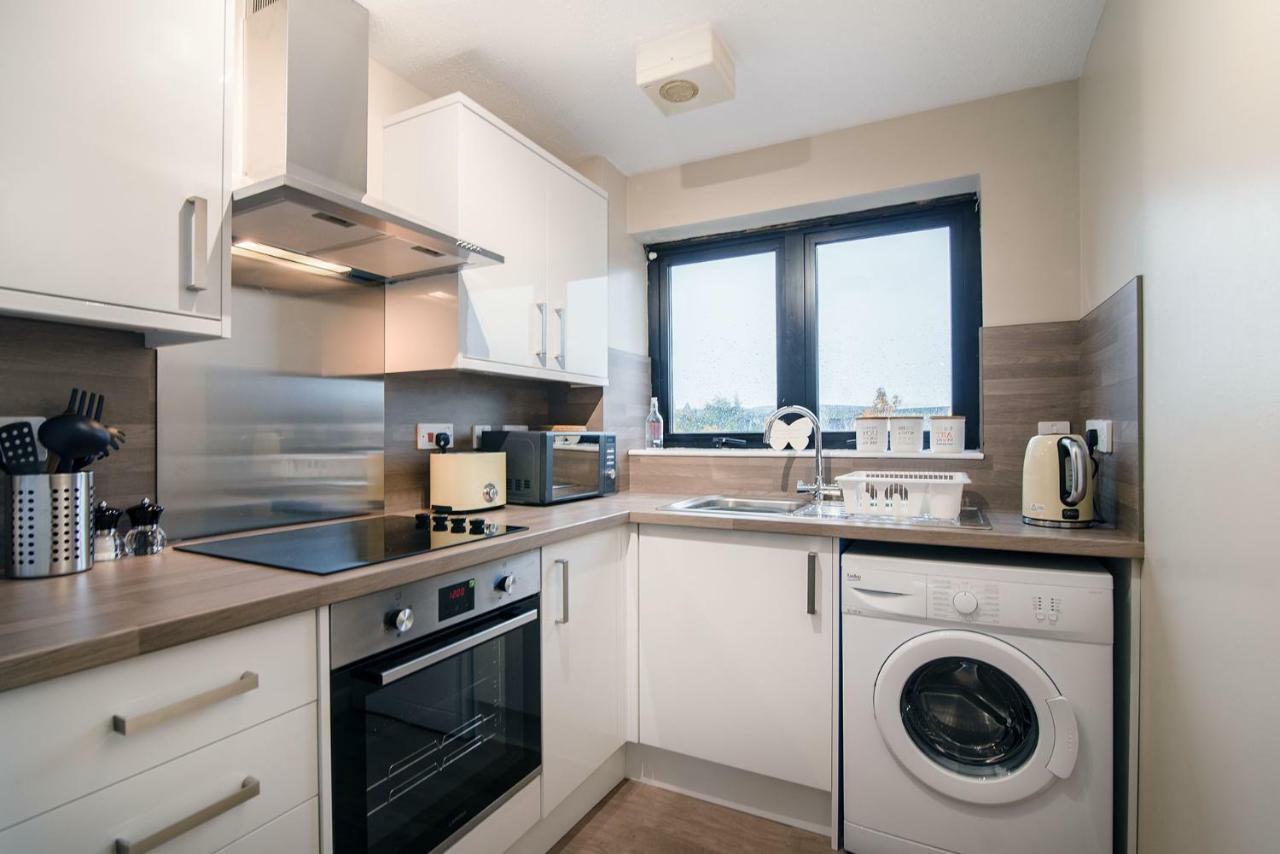 Sec/ Hydro Two Bed Flat With Free Parking And Great View Apartment Glasgow Bagian luar foto